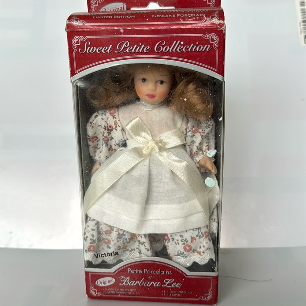 The Original Petite Porcelains by Barbara Lee - Victoria